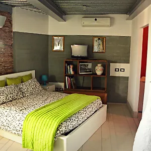 casa-del-vecchio-bastione.taorminaitalyhotels.com/